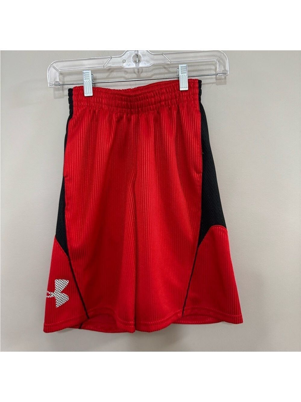 Boys Under Armour Red Athletic Shorts. Size Small (7/8)